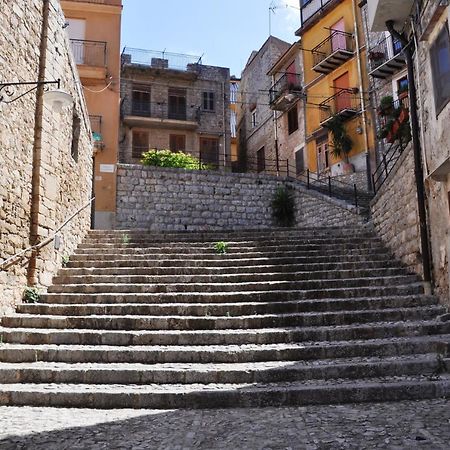 Villetta In Centro Storico Caccamo Exterior photo